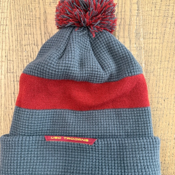 Nike USC Beanie with Pom. Go Trojans! - Picture 3 of 3